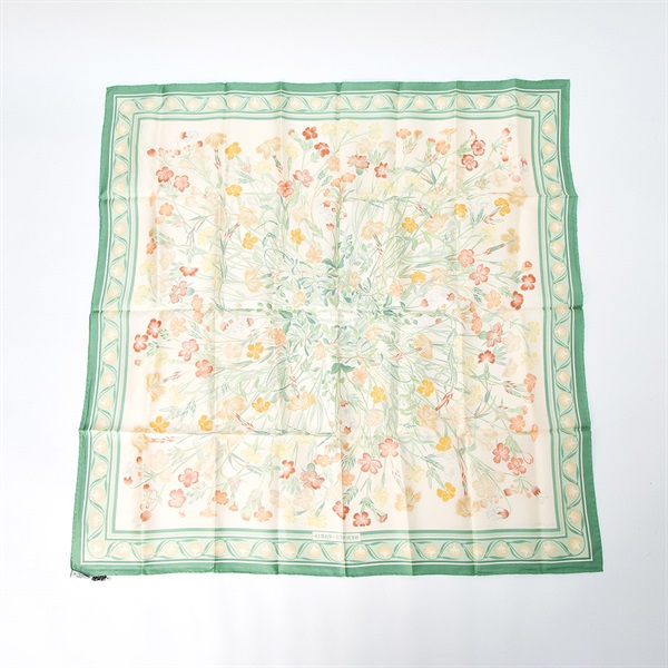 HERMES カレ 90 OEillets sauvages et autres Caryophyllees / 野生のカーネーションとナデシコ スカーフ グリーン シルクの画像1