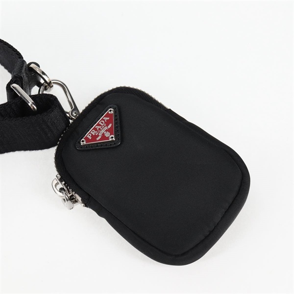 PRADA トライアングル Re-Edition 2005 ショルダーバッグ ブラック シルバー テスートの画像9