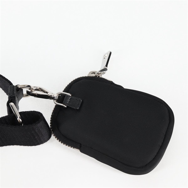 PRADA トライアングル Re-Edition 2005 ショルダーバッグ ブラック シルバー テスートの画像10