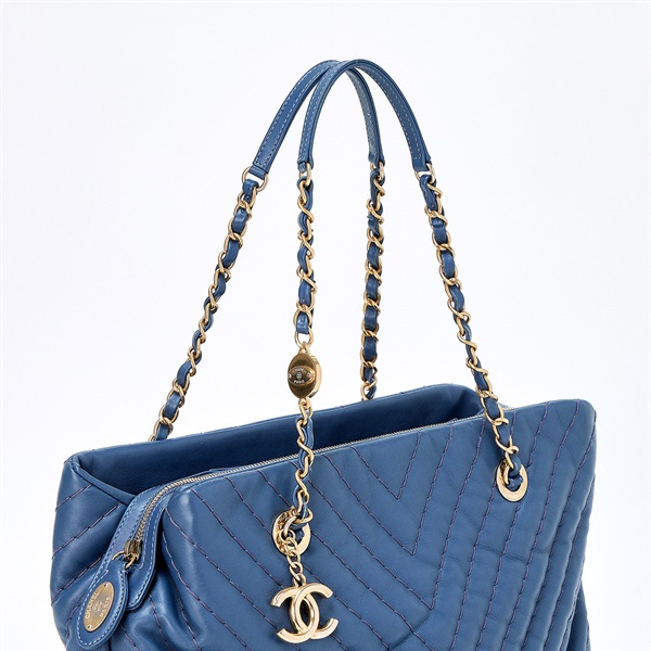 CHANEL Vステッチ 2012年 トートバッグ ブルー シャンパンゴールド レザーの画像3