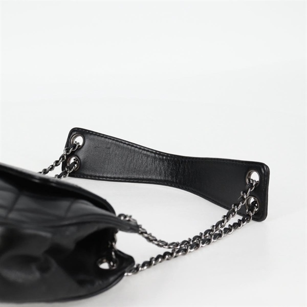 CHANEL チョコバー ワンショルダーバッグ 2003年 ショルダーバッグ ブラック シルバー レザーの画像7