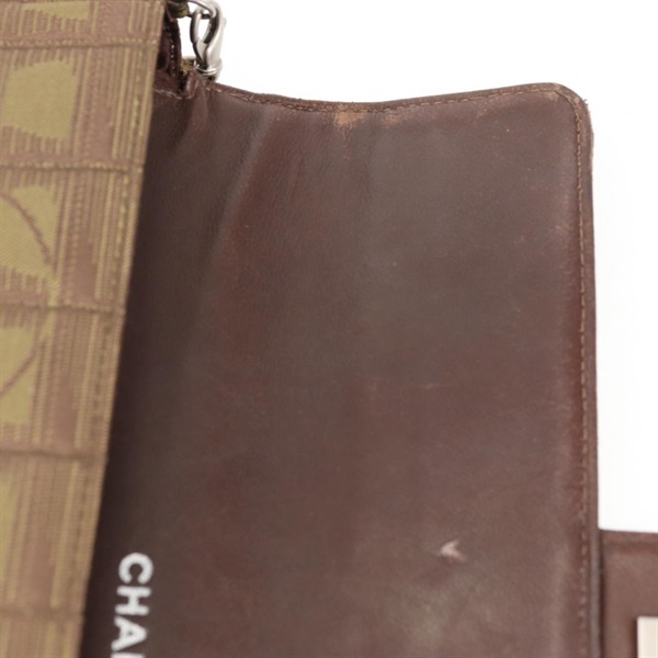 CHANEL シングルフラップシングルチェーン ニュートラベルライン ショルダーバッグ カーキ シルバー ナイロンの画像9