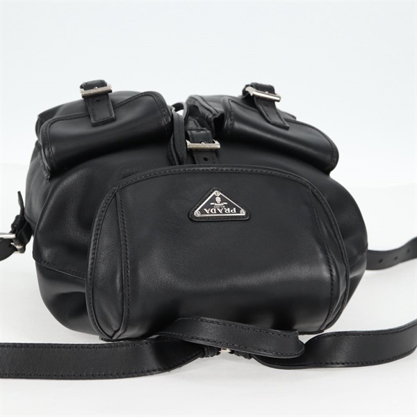 PRADA トライアングル バックパック ブラック シルバー ナッパレザーの画像4
